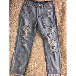 FashionNova highwaisted Boyfriend jeans